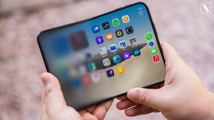 iPhone Duo 2 提前曝光:FaceID、操作按钮和长焦都要回来了?